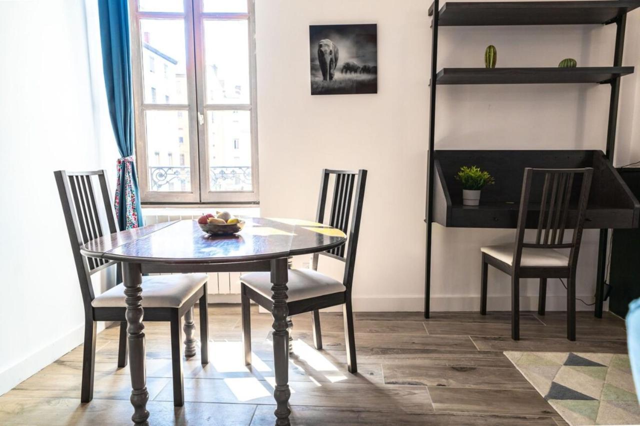 Appartement Situe A -Part Dieu Lione Esterno foto